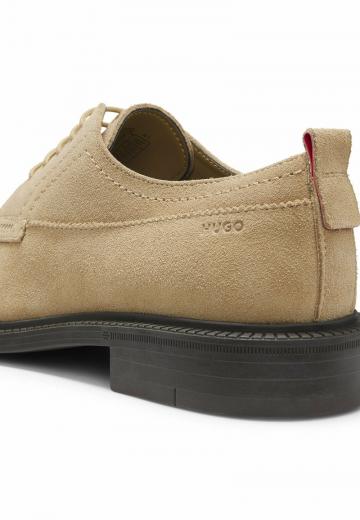 Ботинки на шнуровке