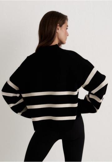 Спортивная толстовка