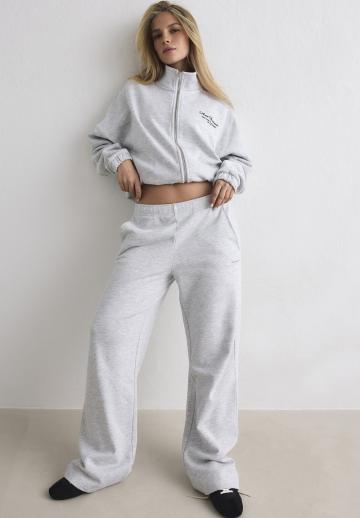 Спортивная толстовка