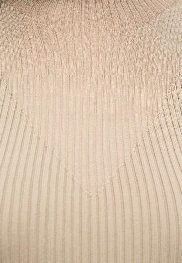 Вязаное платье