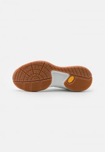 Гандбольные кроссовки