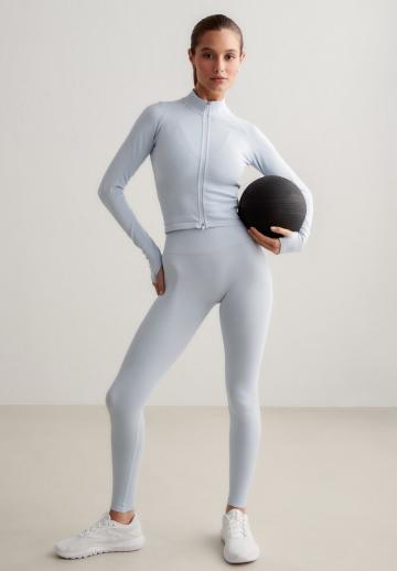 Спортивная куртка