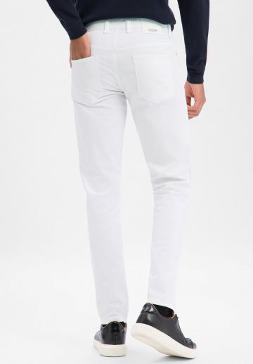 Узкие джинсы