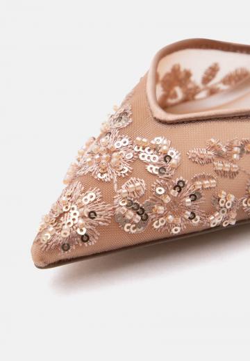 Туфли на высоком каблуке