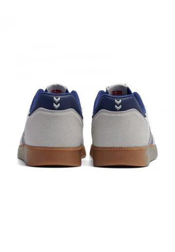 Кроссовки для зала