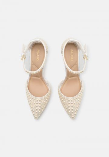 Туфли на высоком каблуке