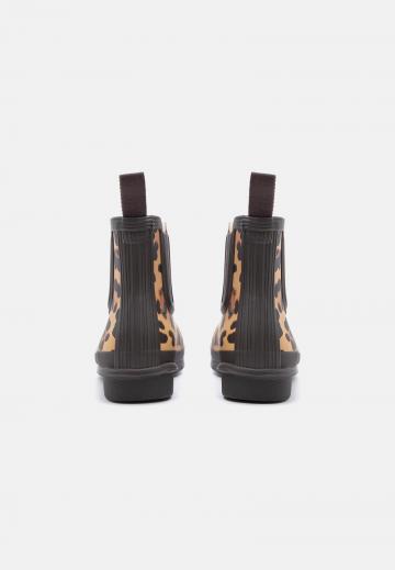 Резиновые сапоги