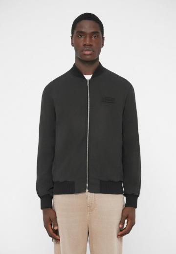 Куртка бомбер