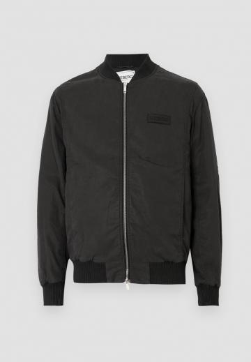 Куртка бомбер