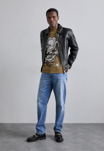 Прямые джинсы