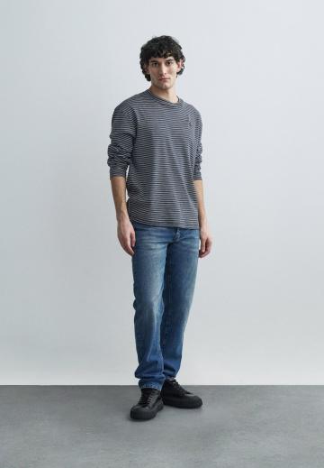 Прямые джинсы