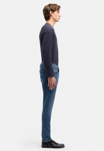 Узкие джинсы