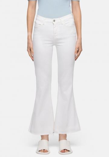 Клешеные джинсы