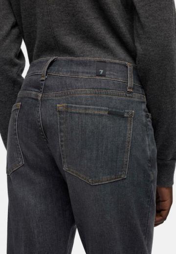 Короткие джинсы