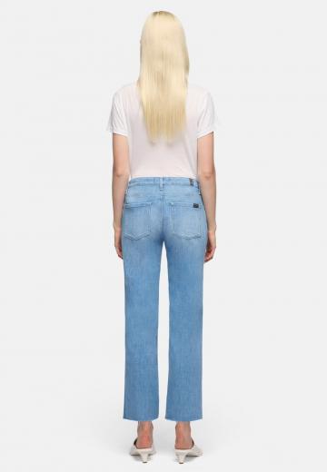 Прямые джинсы