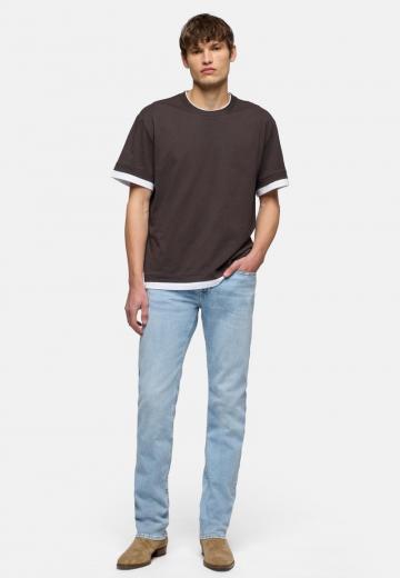 Прямые джинсы