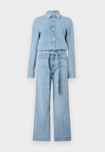 Джинсовый комбинезон