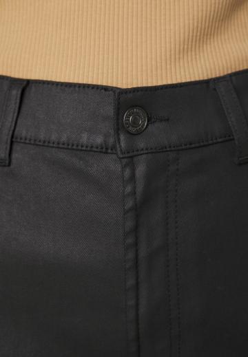 Брюки с накладными карманами