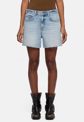 Джинсовые шорты