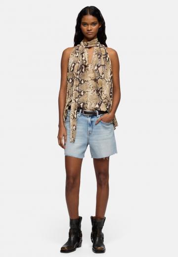 Джинсовые шорты