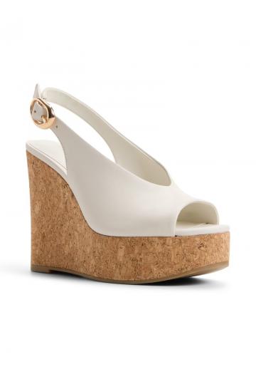 Босоножки на танкетке