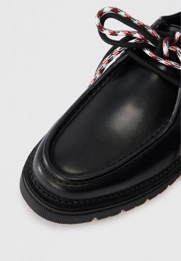 Ботинки на шнуровке