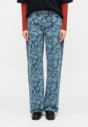 Прямые джинсы