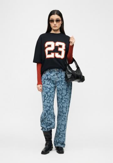 Прямые джинсы