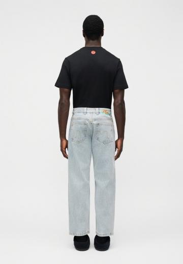 Прямые джинсы