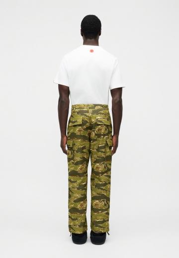 Брюки с накладными карманами