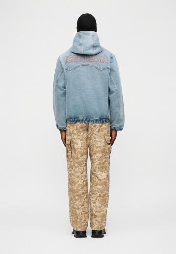 Джинсовая куртка