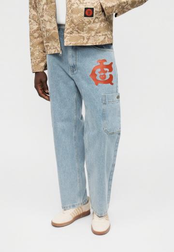 Прямые джинсы