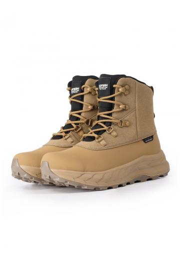 Спортивные сапоги