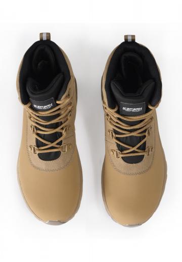 Спортивные сапоги