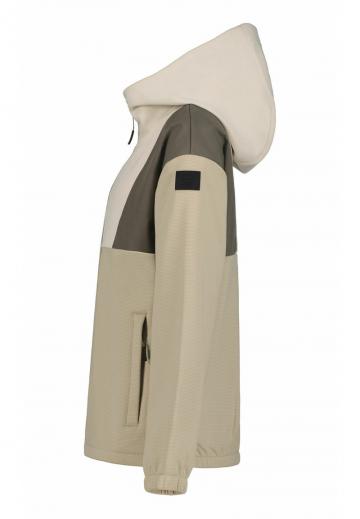 Спортивная куртка