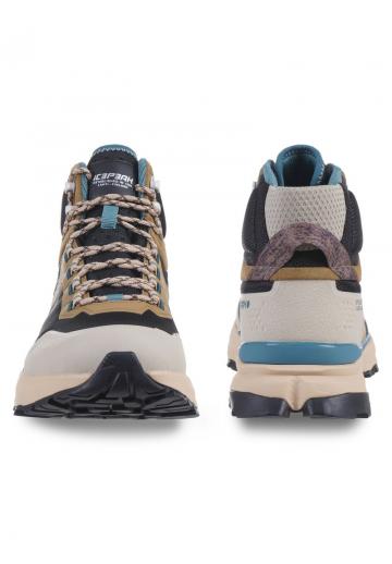 Походные кроссовки