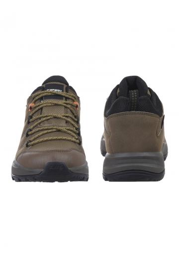 Походные кроссовки