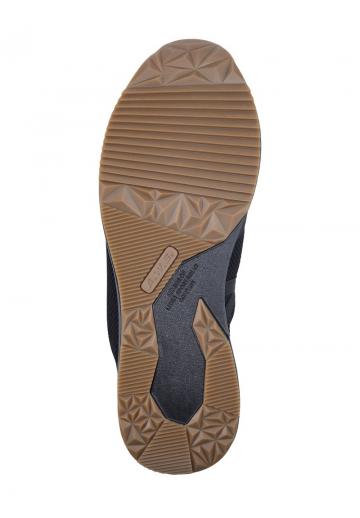 Тренировочные кроссовки