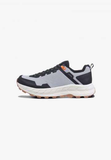 Тренировочные кроссовки