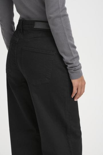 Клешеные джинсы