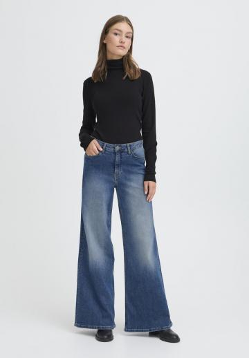 Клешеные джинсы