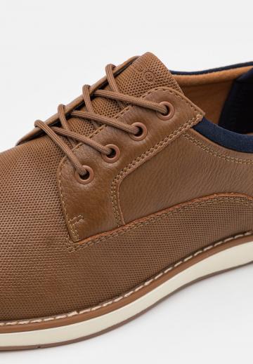 Ботинки на шнуровке