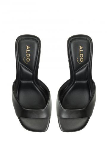 Босоножки на каблуке