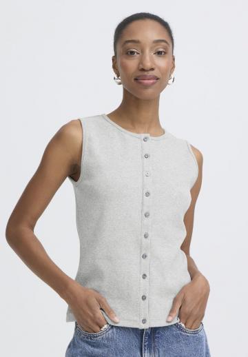 Вязаный жилет