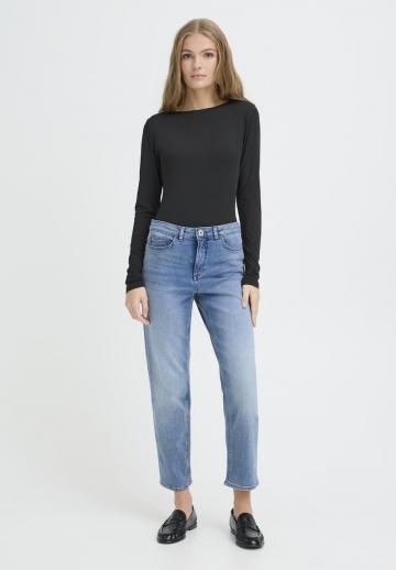 Короткие джинсы