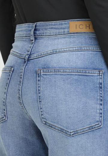 Короткие джинсы