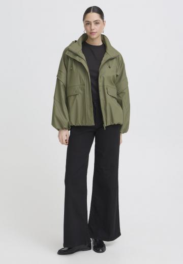 Куртка с накладнымит карманами