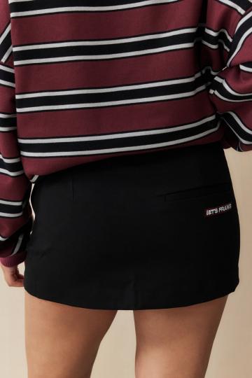 Юбка с накладными карманами