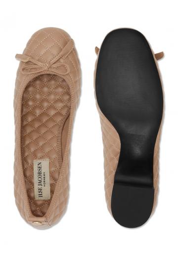 Туфли с высоким носом