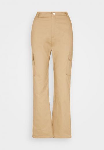 Брюки с накладными карманами